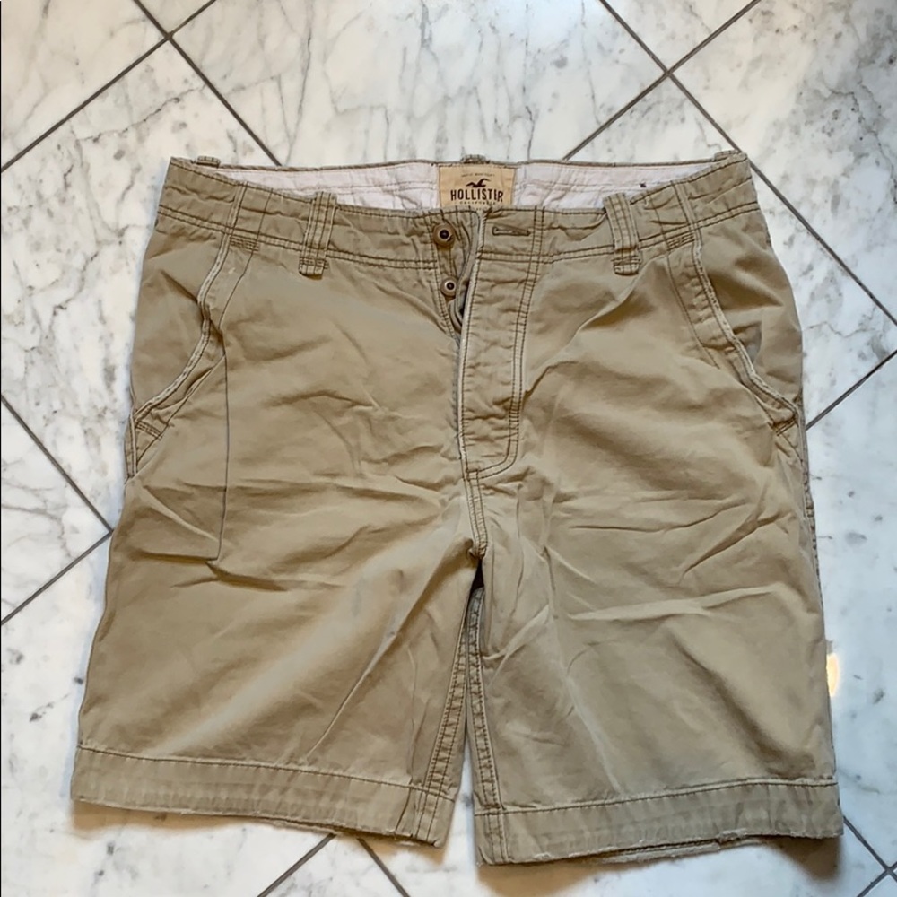 Hollister khaki shorts